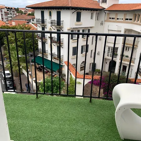 Atico En Esquina Rodeado De Terrazas Todo Exterior