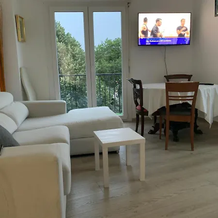 Atico En Esquina Rodeado De Terrazas Todo Exterior Apartment *