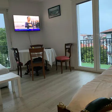 Atico En Esquina Rodeado De Terrazas Todo Exterior Apartment