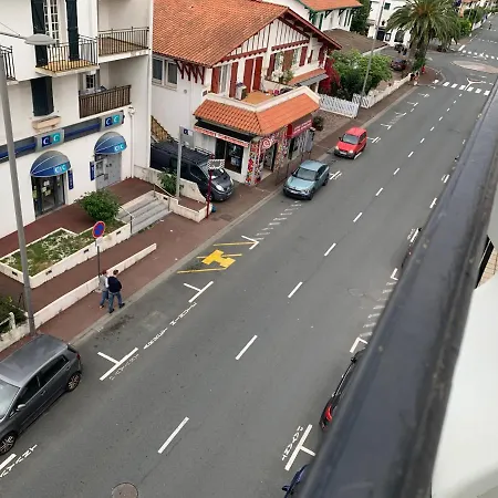 Atico En Esquina Rodeado De Terrazas Todo Exterior Apartment Hendaye