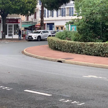 Atico En Esquina Rodeado De Terrazas Todo Exterior Hendaye